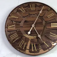 ساعت دیواری در حد نو  با کارتن