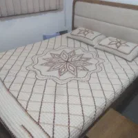 یک عدد رو تختی دونفره شسته شده درحد نو