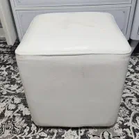 پاف رنگِ سفید سالم|صندلی و نیمکت|گرگان, |دیوار