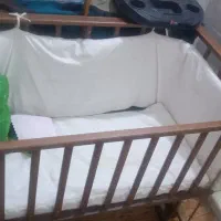 تخت یا گهواره بغل تخت مادر ک