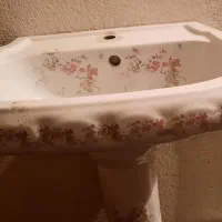 روشویی و پایه