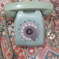 تلفن فانتزی با رنگ خاص|کلکسیون اشیاء عتیقه|نی‌ریز, |دیوار