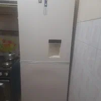 یخچال در حدنو میباشد سالم و تمیز