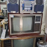 تلویزیون قدیمی ضبط صوت|کلکسیون اشیاء عتیقه|فسا, |دیوار