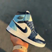 فروشنده آقا یا خانوم حضوری