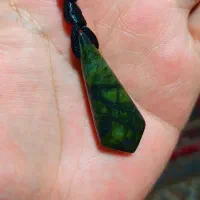 یشم پادزهر  عتیقه عباس اباد بشرط اصل تست اهنربا