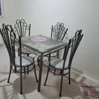 میز ناهارخوری و زیر تختی