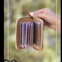 یه کیف قهوه ای  جا کارت گم کردم