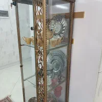 بوفه  فرفورژه با رنگ خاصی از طلایی|بوفه، ویترین، کنسول|گلبهار, شهر جدید گلبهار|دیوار