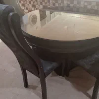 میزغذاخوری وچهارعددصندلی
