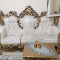 مبل زیبا و تمیز یک ساله خریدیم بخاطرکمبودجا میفروش