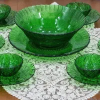 سبز زمردی خوشرنگ