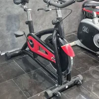 دوچرخه و دستگاه های بدنسازی