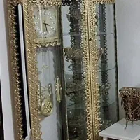 ساعت ایستاده و بوفه