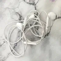 هندزفری اصلی مناسب برای استفاده برای گوشی آیفن