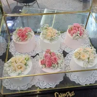 به یکنفر صندوقدارو فروشنده خانم نیازمندیم