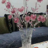 گلدان با گلهای کریستالی