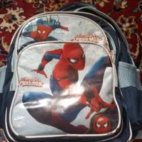 دو عدد کیف مدرسه پسرانه به فروش می رود