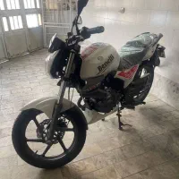 موتور بنلی صفر سفید رنگ