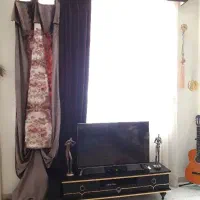 پرده پذیرایی گلدوزی شده همراه کتیبه و زیرپرده ای