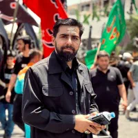 مداح و قاری قرآن و مجری مراسمات مذهبی