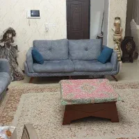 مبل راحتی تخت شو و میز وسط
