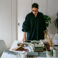 الگوساز حرفه ای برای همکاری با طراح لباس