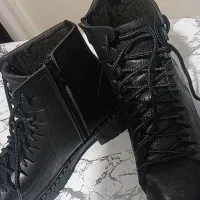 پوتین و کفش مجلسی