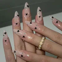 تخفیف خدمات کاشت ناخن به مناسبت شب یلدا