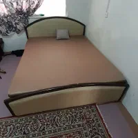 تخت خواب وکمد