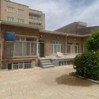 ویلائی  500 متر زیربنا 250 متر جنوبی حاشیه 17 متر