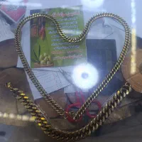 گردنبند و دستبند