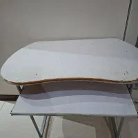 میز تحریر وکامپیوتر
