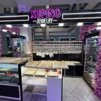 فروشنده خانم پاساژ پارسیان