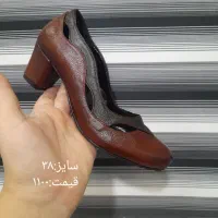 تعدادی کفش پاشنه دار تمام چرم طبیعی