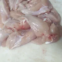 به چند نفر خانم واسه پاک کردن مرغ حتما وارد باشه