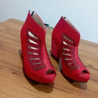 کفش پاشنه‌بلند مجلسی