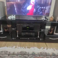 میز تلوزیون درحد نو تمیز و سالم