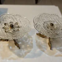 تعدادی ظروف به فروش میرسد