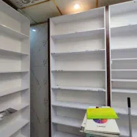چهار عدد قفسه و یک عدد پیشخوان