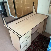 میز تحریر و کامپیوتر اداری با پیشخوان