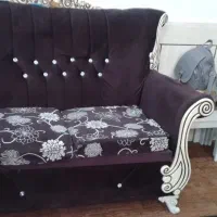 مبل سالم بدون پارگی و زدگی و با میز عسلی