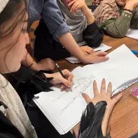 دوره ی کاملا عملی خیاطی و طراحی لباس