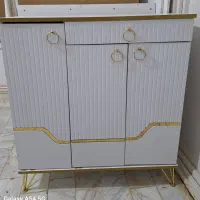 تخت و جاکفشی