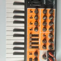 سینتی سایزر Arturia Microbrute