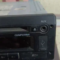 یک دستگاه ضبط صوت خودرو