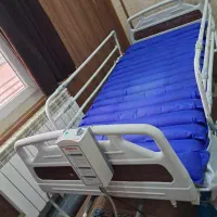 تخت و تشک بیمارستانی
