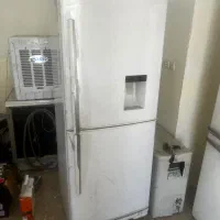 یخچال فریزر سالم درحال استفاده