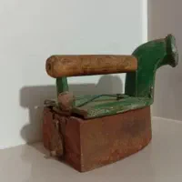 اتو زغالی قدیمی،سالم کلکسیونی