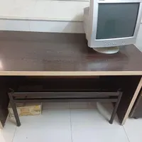 میز و صندلی و فایل اداری